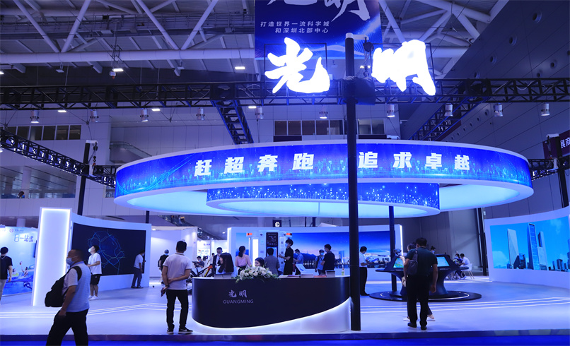“文化+科技”魅力炫闪！谈球吧体育“24小时书香亭”亮相文博会